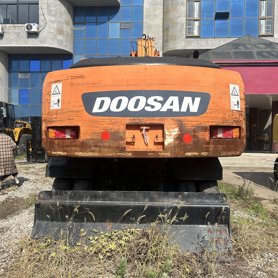 Escavadeira de rodas Doosan DH210w-7 wheel excavator: foto 6