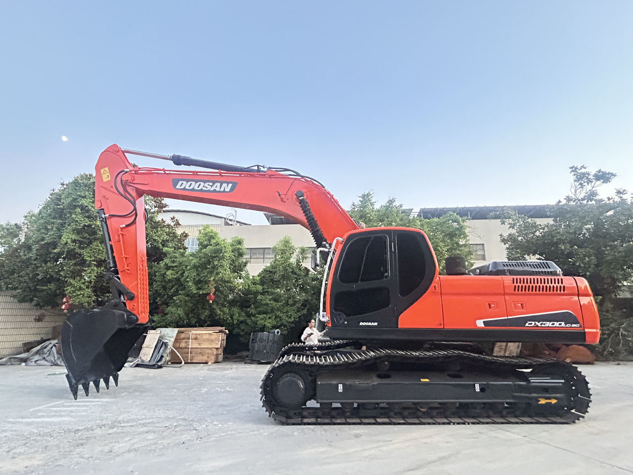 Doosan DX300LC Crawler Excavator - Escavadora de rastos: foto 1 Doosan DX300LC Crawler Excavator - Escavadora de rastos: foto 1
