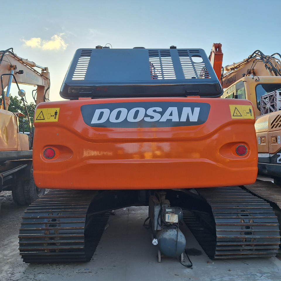 Doosan Dx225LC-9C  Crawler Excavator - Escavadora de rastos: foto 1 Doosan Dx225LC-9C  Crawler Excavator - Escavadora de rastos: foto 1