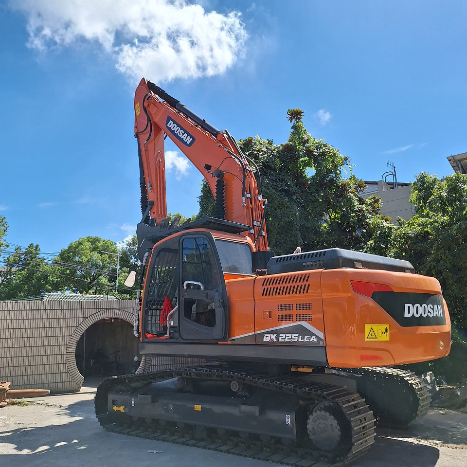 Doosan Dx225LCA Crawler Excavator - Escavadora de rastos: foto 1 Doosan Dx225LCA Crawler Excavator - Escavadora de rastos: foto 1