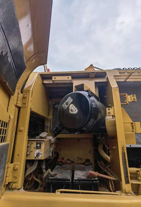 Excavator SECOND HAND Excavator Cat 325D 325DL Used Excavator Cheap Price FOR SALE - Escavadora de rastos: foto 5 Excavator SECOND HAND Excavator Cat 325D 325DL Used Excavator Cheap Price FOR SALE - Escavadora de rastos: foto 5