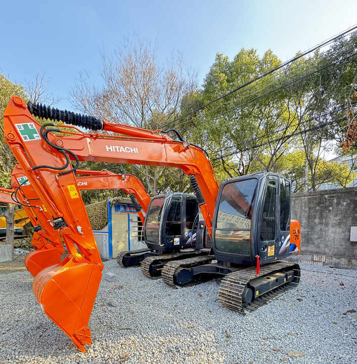 Good Condition Original HITACHI ZX70 Crawler Excavator ZX70 ZX120 Second Hand Tracked Digger - Escavadora de rastos: foto 2 Good Condition Original HITACHI ZX70 Crawler Excavator ZX70 ZX120 Second Hand Tracked Digger - Escavadora de rastos: foto 2