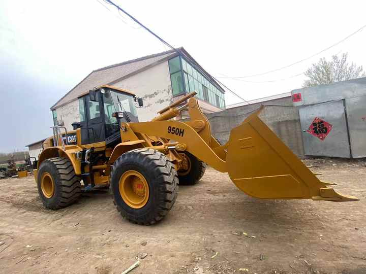 Good condition second hand cat 950h loader original japan cat loader in stock in shanghai yard - Carregadeira de rodas: foto 2 Good condition second hand cat 950h loader original japan cat loader in stock in shanghai yard - Carregadeira de rodas: foto 2