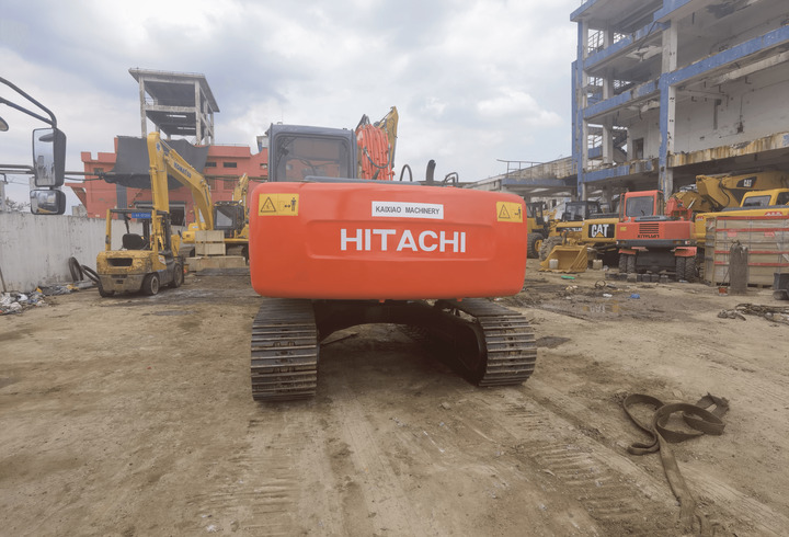 Japan made used hitachi ex120-5 ex120 crawler excavator ex200 ex200-5 zx120 zx200 zx210 FOR SALE - Escavadora de rastos: foto 5 Japan made used hitachi ex120-5 ex120 crawler excavator ex200 ex200-5 zx120 zx200 zx210 FOR SALE - Escavadora de rastos: foto 5