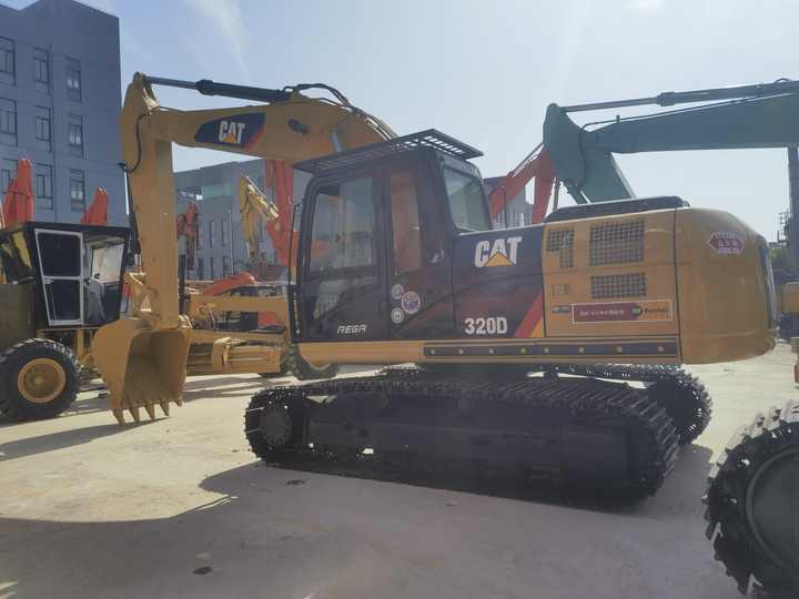 Japan original Hot selling 20 ton CAT320D second hand excavators Caterpillar excavator cat320d for sale - Escavadora de rastos: foto 5 Japan original Hot selling 20 ton CAT320D second hand excavators Caterpillar excavator cat320d for sale - Escavadora de rastos: foto 5