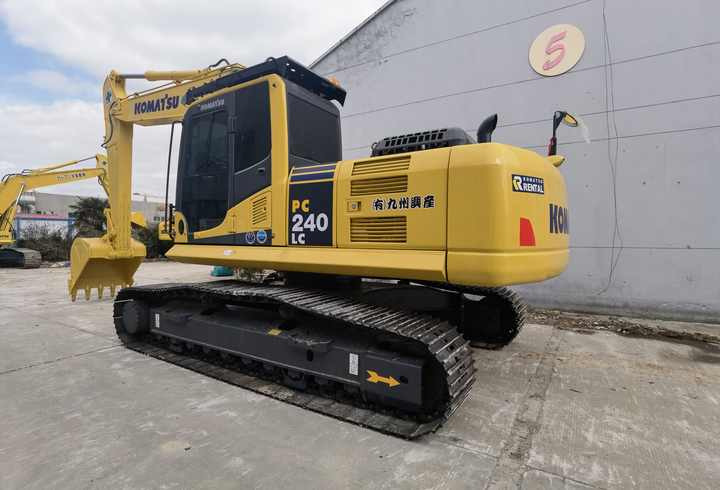 Japan original Used second hand excavator Komatsu PC240LC-8 hydraulic excavator digger for sale - Escavadora de rastos: foto 2 Japan original Used second hand excavator Komatsu PC240LC-8 hydraulic excavator digger for sale - Escavadora de rastos: foto 2
