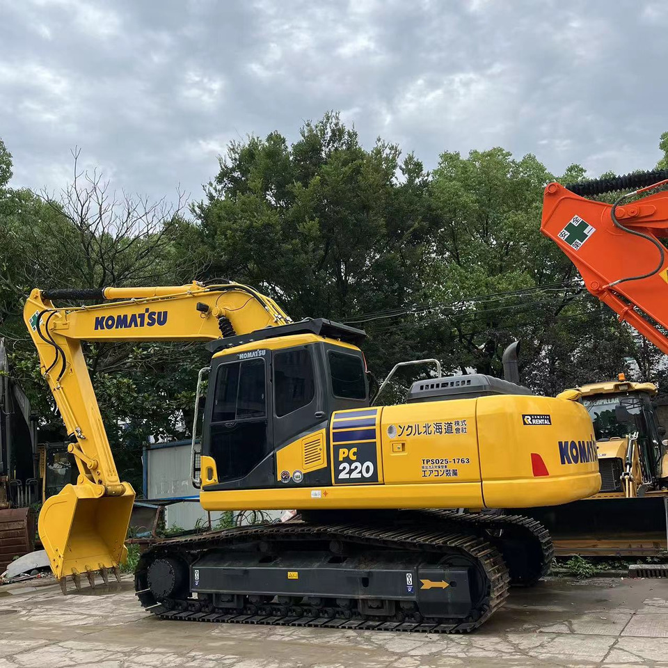 KOMATSU PC220-8 excavator - Escavadora de rastos: foto 1 KOMATSU PC220-8 excavator - Escavadora de rastos: foto 1