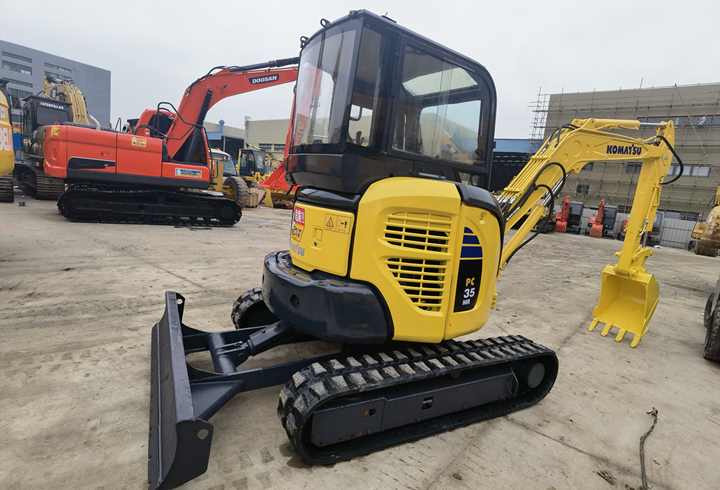 KOMATSU PC35 used excavators mini excavators 3.5 ton used KOMATSU excavators price for sale - Escavadora de rastos: foto 5 KOMATSU PC35 used excavators mini excavators 3.5 ton used KOMATSU excavators price for sale - Escavadora de rastos: foto 5