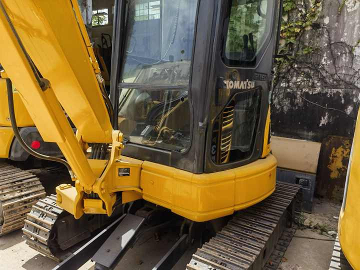 Komatsu PC35MR-3 excavator - Escavadora de rastos: foto 3 Komatsu PC35MR-3 excavator - Escavadora de rastos: foto 3