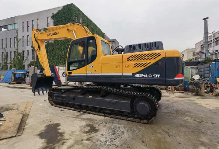 New arrival Hyundai 305LC-9T excavators second hand earth-moving machine excavator 30 ton for sale - Escavadora de rastos: foto 3 New arrival Hyundai 305LC-9T excavators second hand earth-moving machine excavator 30 ton for sale - Escavadora de rastos: foto 3