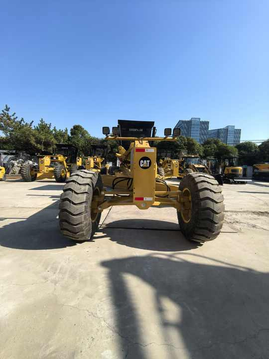 Original Condition Caterpillar Used 140K Motor Graders Japan Cat 140h 140g 140K Hot Sale in shanghai - Motoniveladora: foto 2 Original Condition Caterpillar Used 140K Motor Graders Japan Cat 140h 140g 140K Hot Sale in shanghai - Motoniveladora: foto 2