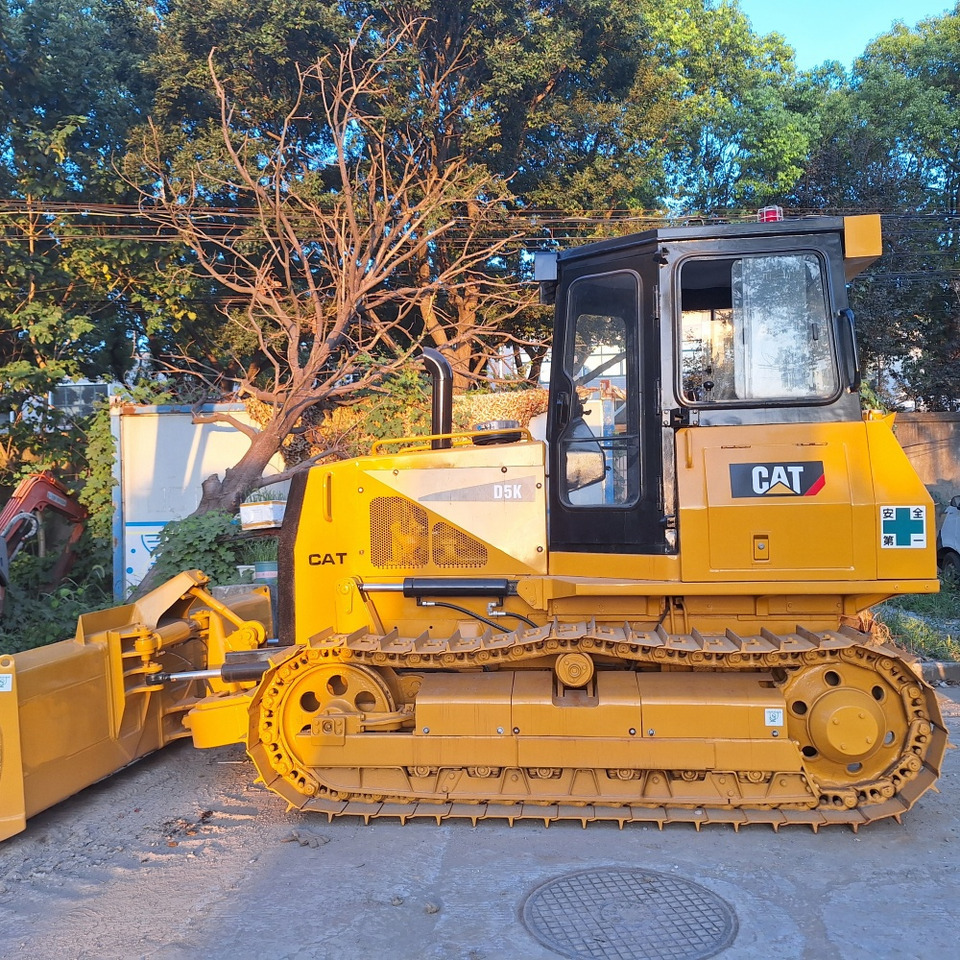 Used caterpillar cat D5k bulldozer - Buldôzer: foto 2 Used caterpillar cat D5k bulldozer - Buldôzer: foto 2
