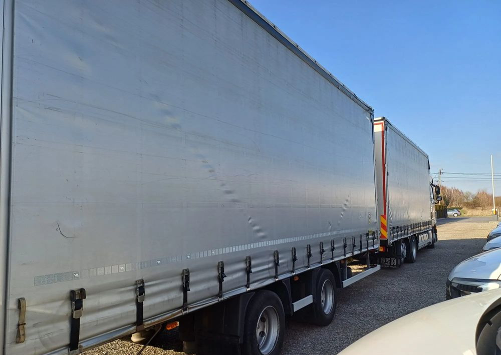 DAF XF 480 SUPER SPACE CAB / ZESTAW TANDEM PRZEJAZDOWY 120m3 - Caminhão com lona: foto 3 DAF XF 480 SUPER SPACE CAB / ZESTAW TANDEM PRZEJAZDOWY 120m3 - Caminhão com lona: foto 3