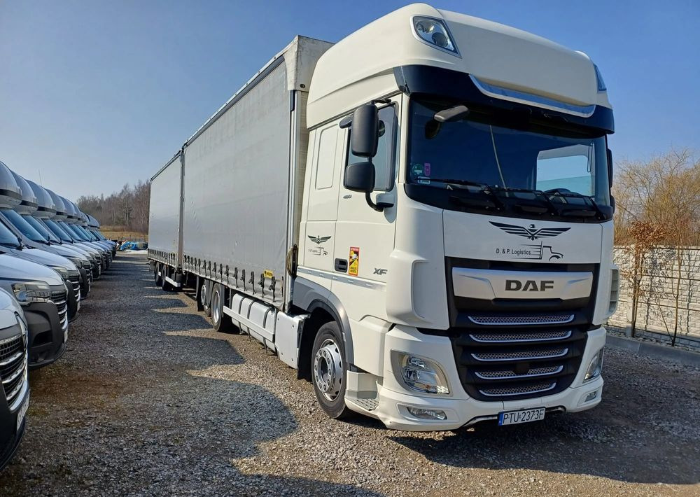 DAF XF 480 SUPER SPACE CAB / ZESTAW TANDEM PRZEJAZDOWY 120m3 - Caminhão com lona: foto 2 DAF XF 480 SUPER SPACE CAB / ZESTAW TANDEM PRZEJAZDOWY 120m3 - Caminhão com lona: foto 2