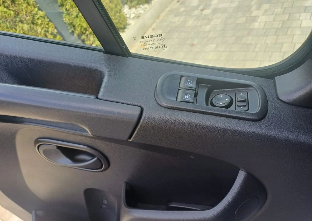 Renault Master 2.3dci 168KM 10palet 2022rok - Furgão de toldo: foto 5 Renault Master 2.3dci 168KM 10palet 2022rok - Furgão de toldo: foto 5