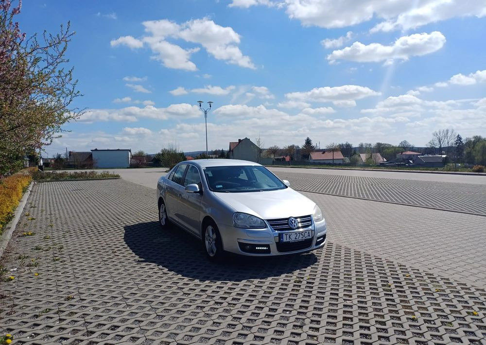 Volkswagen Jetta 2.0 TDI DPF Comfortline - Sedã: foto 5 Volkswagen Jetta 2.0 TDI DPF Comfortline - Sedã: foto 5