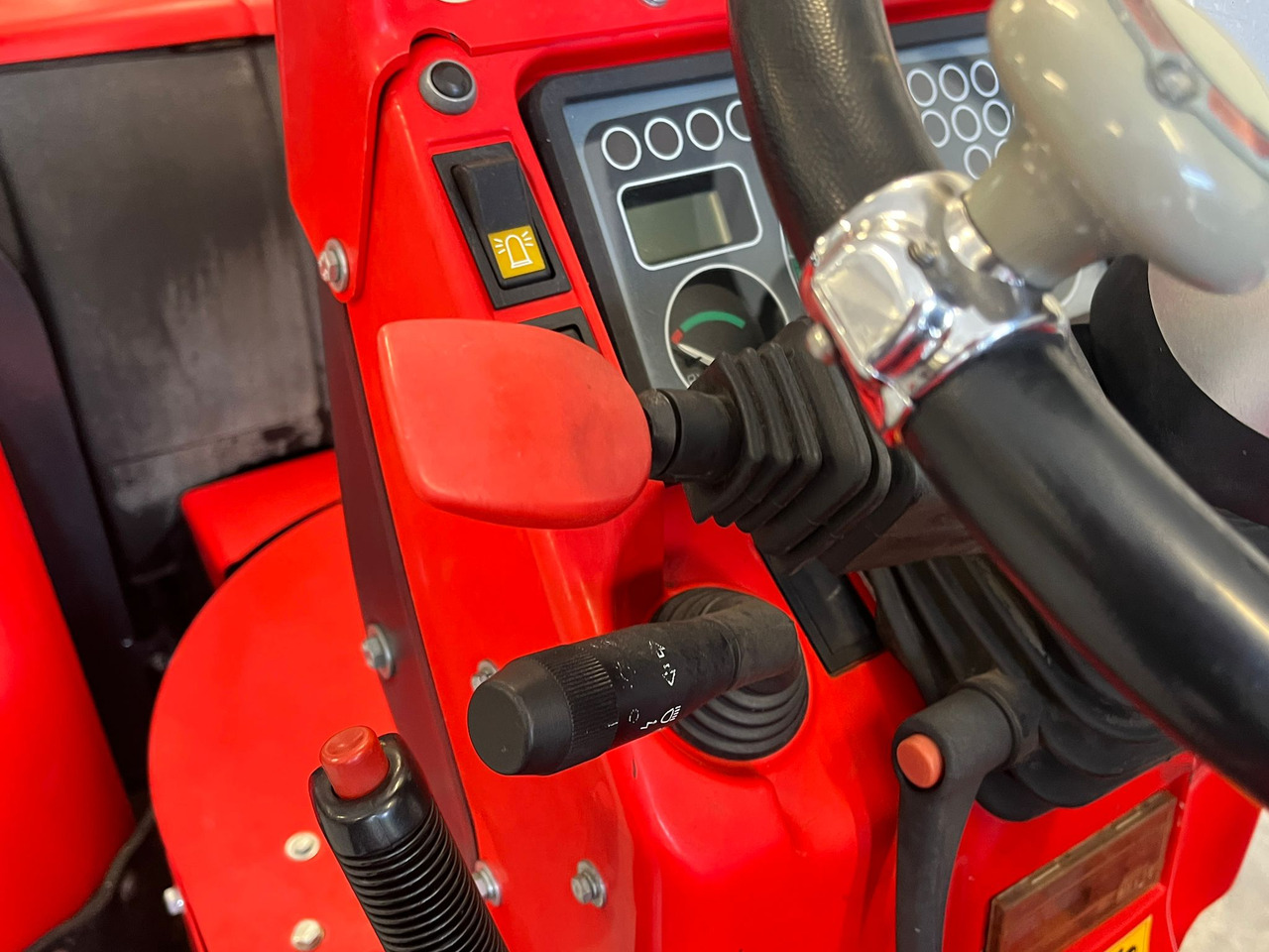 Trator ANTONIO CARRARO SRH 9800: foto 10
