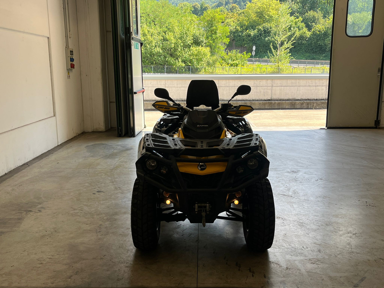 CAN-AM BRP OUTLANDER 1000 ROTAX 4X4 - Quadriciclo: foto 3 CAN-AM BRP OUTLANDER 1000 ROTAX 4X4 - Quadriciclo: foto 3