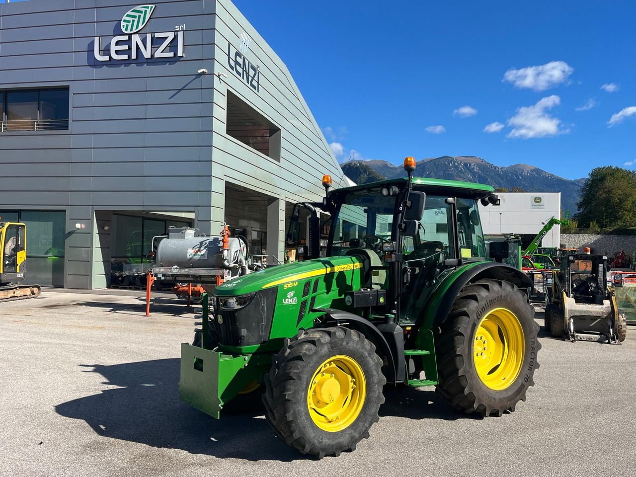 JOHN DEERE 5115M - Trator: foto 1 JOHN DEERE 5115M - Trator: foto 1