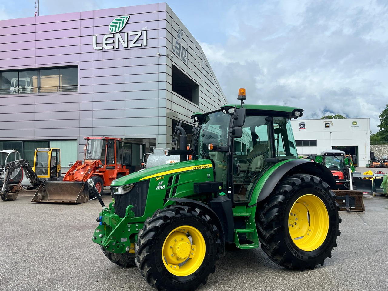 JOHN DEERE 5115R - Trator: foto 1 JOHN DEERE 5115R - Trator: foto 1