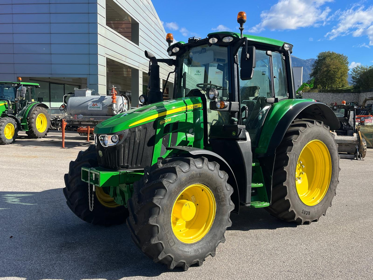 JOHN DEERE 6120 M - Trator: foto 2 JOHN DEERE 6120 M - Trator: foto 2
