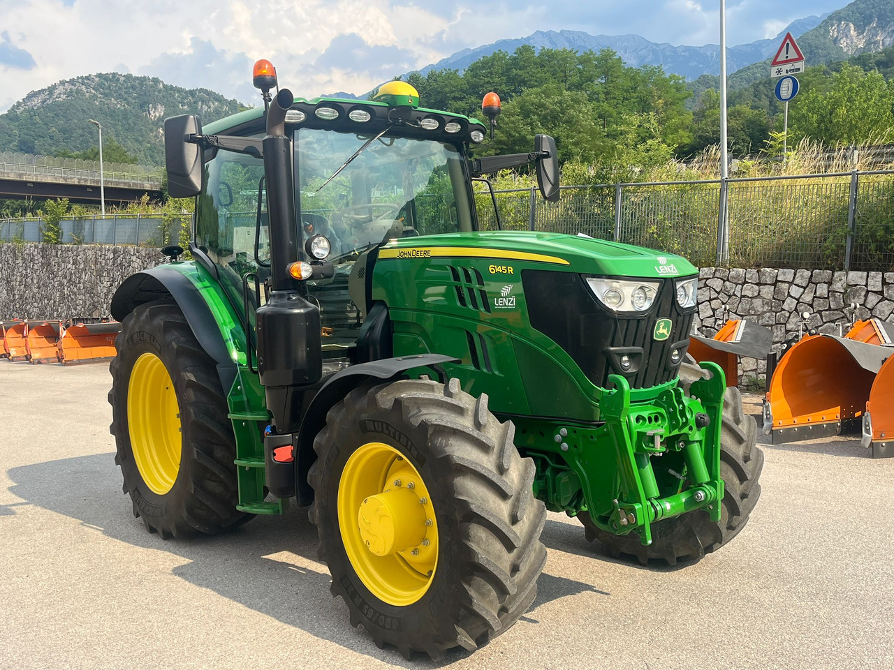 JOHN DEERE 6145 R - Trator: foto 4 JOHN DEERE 6145 R - Trator: foto 4