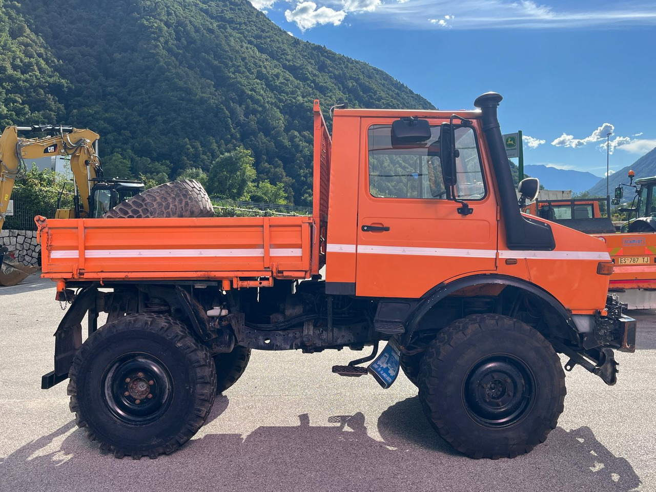 MERCEDES BENZ UNIMOG U1200 – 70 - Caminhão basculante: foto 5 MERCEDES BENZ UNIMOG U1200 – 70 - Caminhão basculante: foto 5