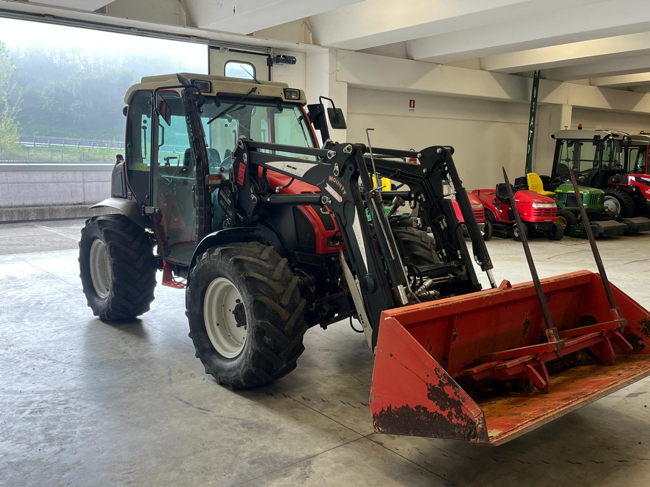 REFORM MOUNY 80S + CARICATORE HYDRAC - Trator: foto 4 REFORM MOUNY 80S + CARICATORE HYDRAC - Trator: foto 4