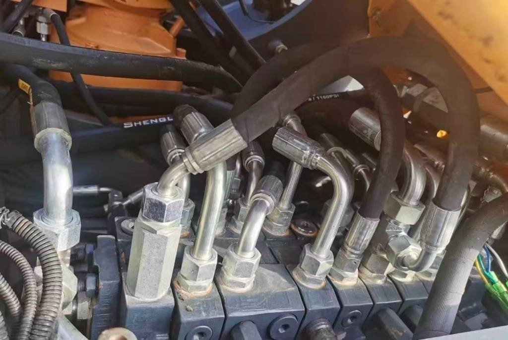 新源 75 - Escavadeira de rodas: foto 2 新源 75 - Escavadeira de rodas: foto 2