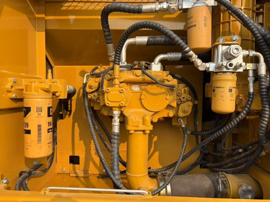 Locação de CAT 325 D  CAT 325 D: foto 8