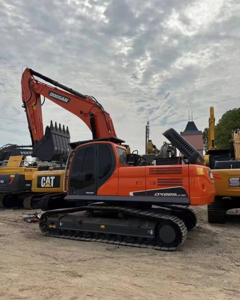 Doosan 225 DX - Escavadora de rastos: foto 1 Doosan 225 DX - Escavadora de rastos: foto 1