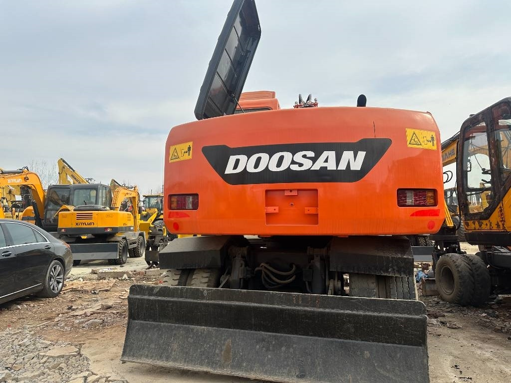 Doosan DH 150 W-7 - Escavadeira de rodas: foto 4 Doosan DH 150 W-7 - Escavadeira de rodas: foto 4