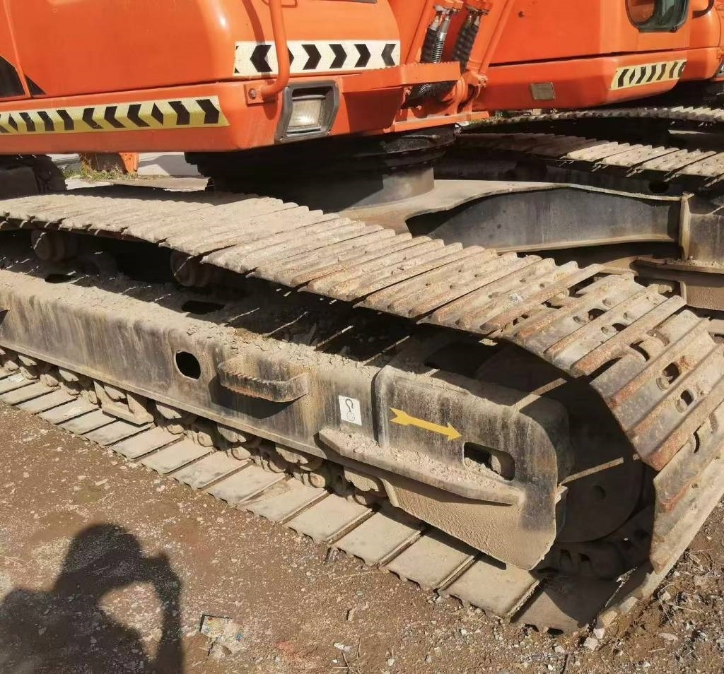 Doosan DH 220 - Escavadora de rastos: foto 2 Doosan DH 220 - Escavadora de rastos: foto 2