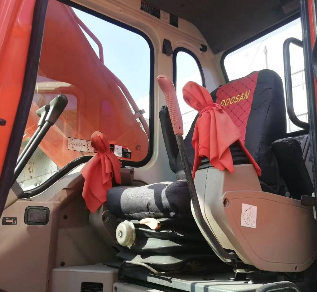 Doosan DH 220 - Escavadora de rastos: foto 4 Doosan DH 220 - Escavadora de rastos: foto 4