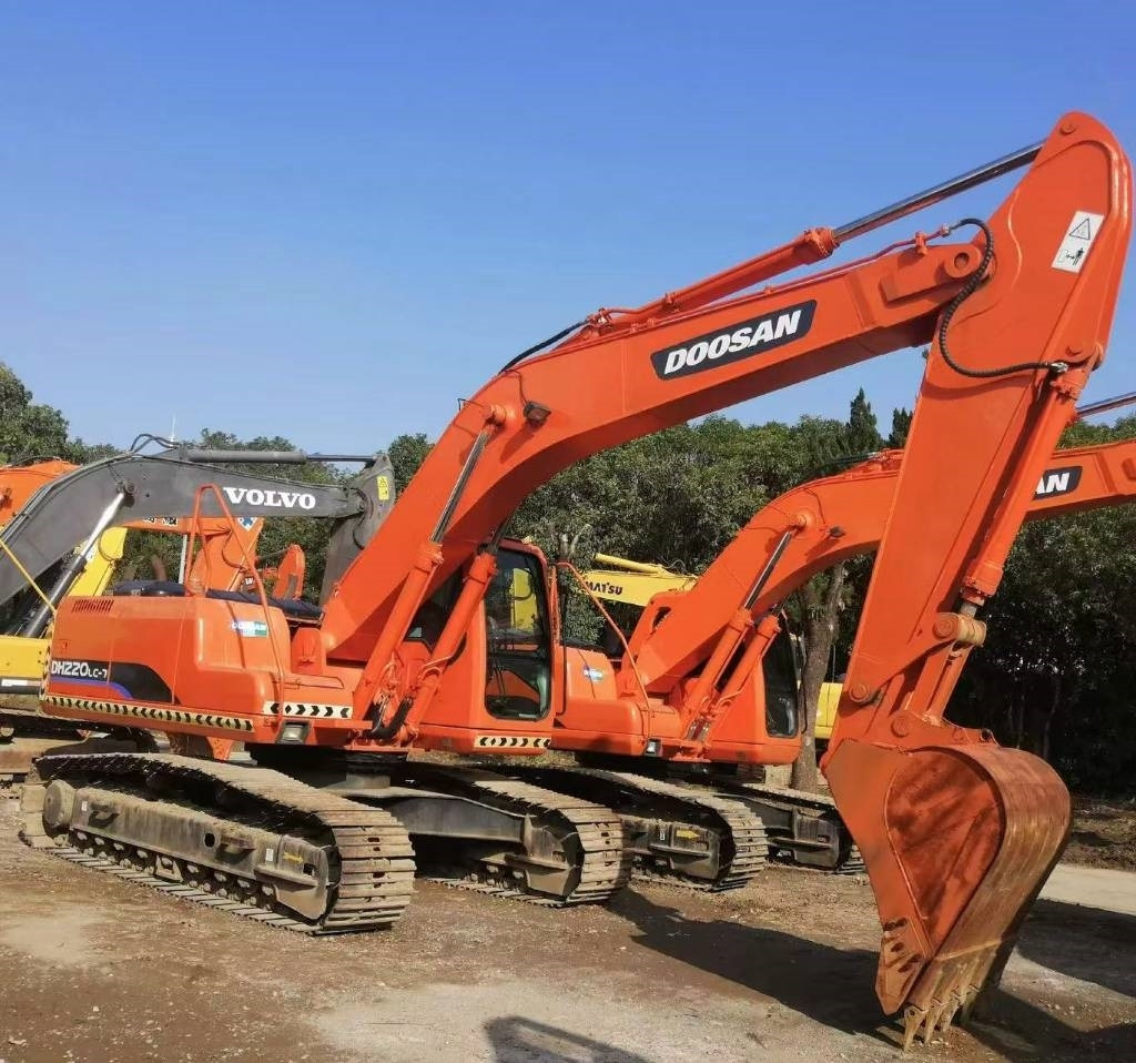 Doosan DH 220 - Escavadora de rastos: foto 1 Doosan DH 220 - Escavadora de rastos: foto 1