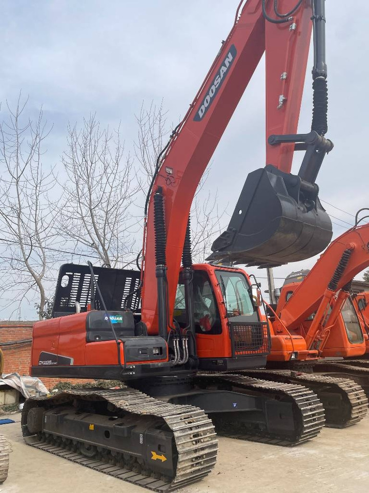 Doosan DX 225 LCA - Escavadora de rastos: foto 1 Doosan DX 225 LCA - Escavadora de rastos: foto 1