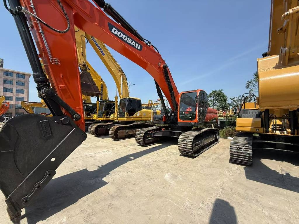 Doosan DX 340 - Escavadora de rastos: foto 1 Doosan DX 340 - Escavadora de rastos: foto 1