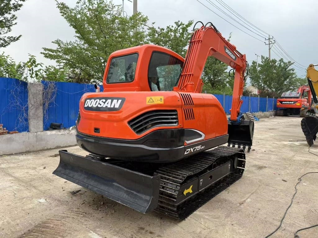 Doosan DX 75 - Escavadora de rastos: foto 5 Doosan DX 75 - Escavadora de rastos: foto 5