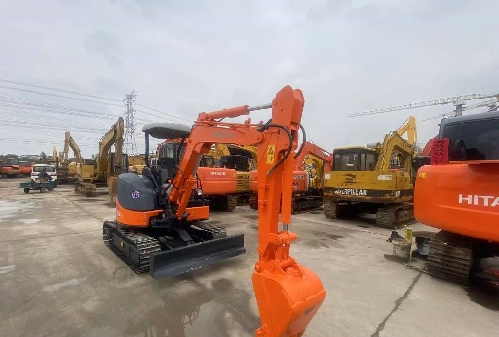 Hitachi 30 - Escavadora de rastos: foto 1 Hitachi 30 - Escavadora de rastos: foto 1