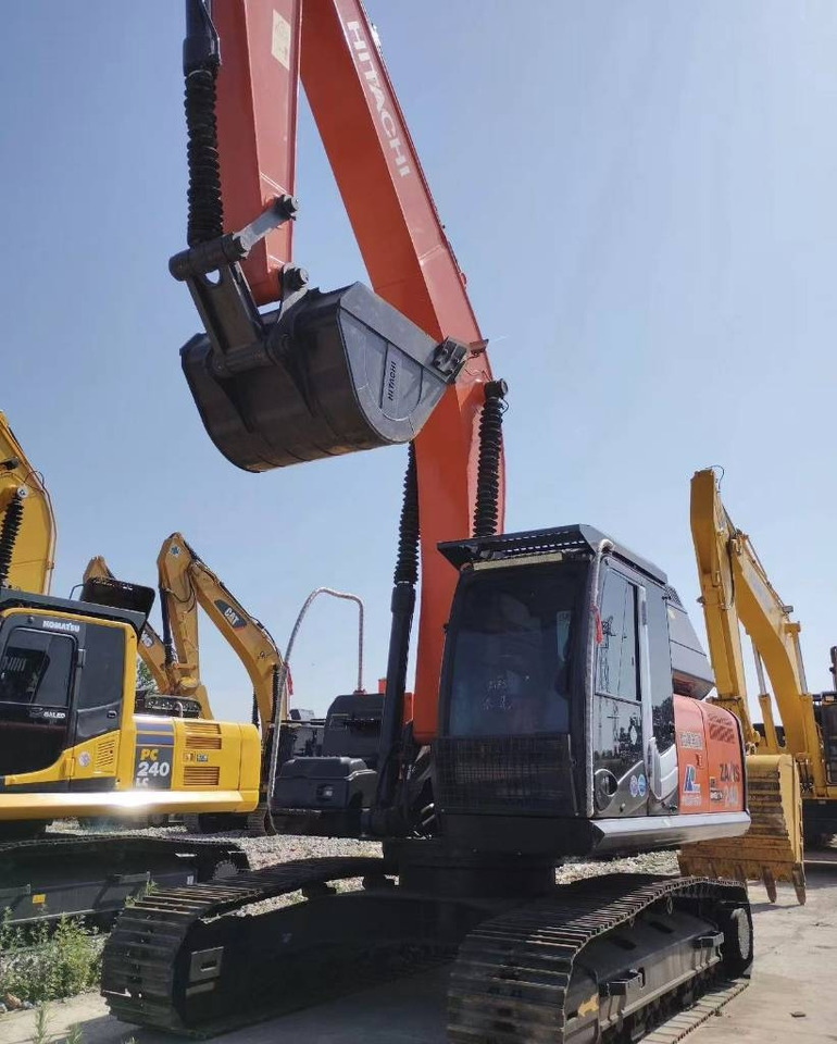 Hitachi ZX 240  - Escavadora de rastos: foto 1 Hitachi ZX 240  - Escavadora de rastos: foto 1