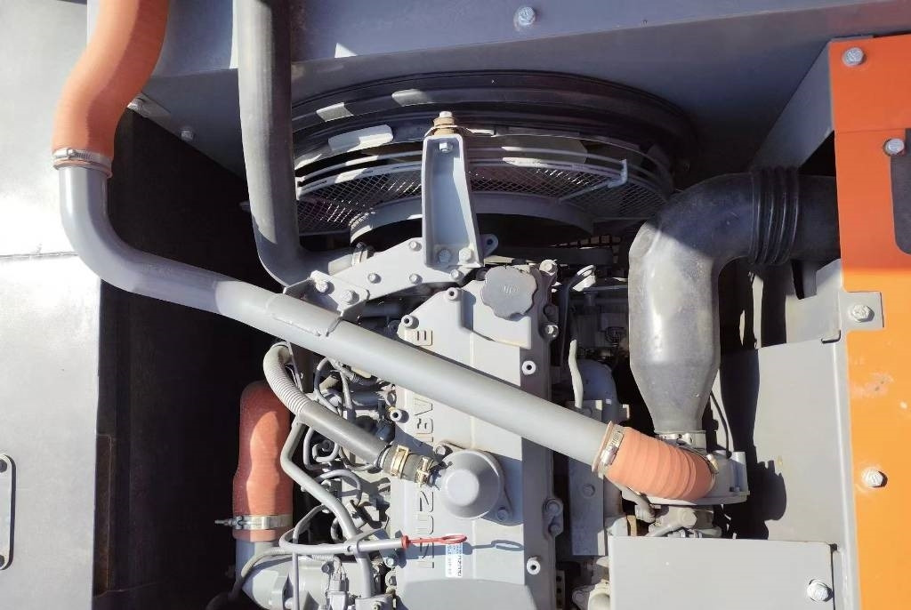 Hitachi ZX 240  - Escavadora de rastos: foto 4 Hitachi ZX 240  - Escavadora de rastos: foto 4