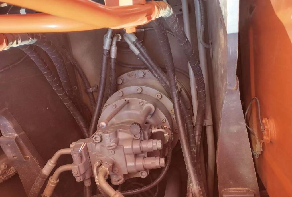 Hitachi ZX 240  - Escavadora de rastos: foto 5 Hitachi ZX 240  - Escavadora de rastos: foto 5