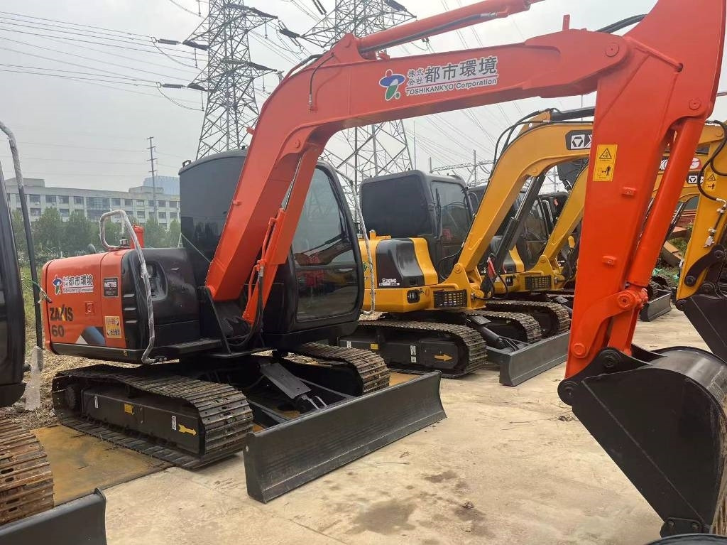 Hitachi ZX 60 - Mini escavadeira: foto 1 Hitachi ZX 60 - Mini escavadeira: foto 1