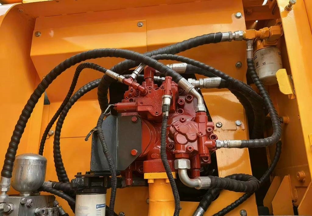 Hyundai 210W -9 - Escavadeira de rodas: foto 5 Hyundai 210W -9 - Escavadeira de rodas: foto 5