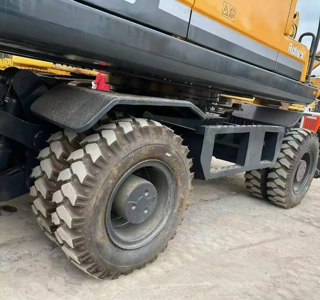 Hyundai 210W -9 - Escavadeira de rodas: foto 3 Hyundai 210W -9 - Escavadeira de rodas: foto 3