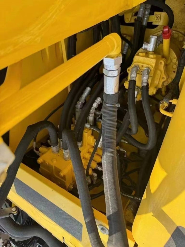 Komatsu PC 130 - Escavadora de rastos: foto 4 Komatsu PC 130 - Escavadora de rastos: foto 4