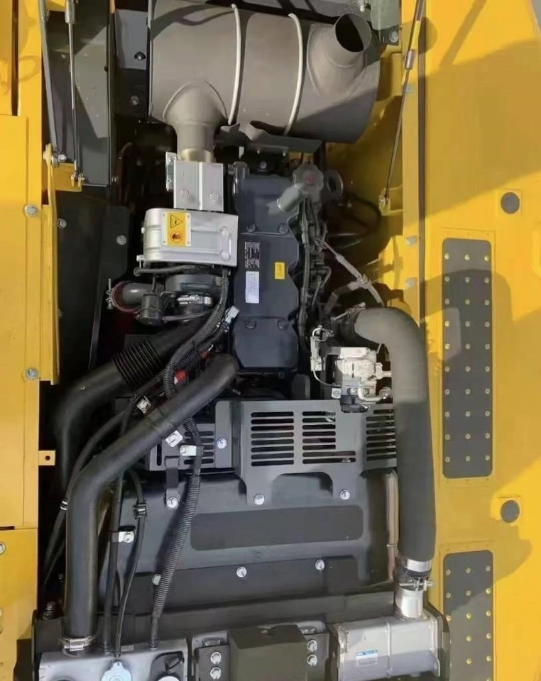 Komatsu PC 200-8 - Escavadora de rastos: foto 2 Komatsu PC 200-8 - Escavadora de rastos: foto 2