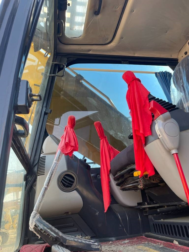 Komatsu PC 210 - Escavadora de rastos: foto 3 Komatsu PC 210 - Escavadora de rastos: foto 3