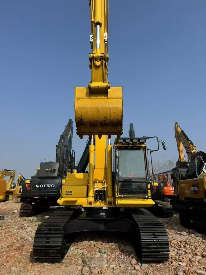 Komatsu PC 220-8 - Escavadora de rastos: foto 1 Komatsu PC 220-8 - Escavadora de rastos: foto 1