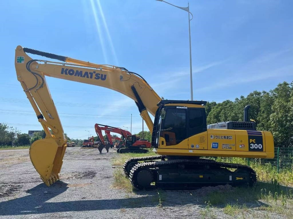 Komatsu PC 300 - Escavadora de rastos: foto 1 Komatsu PC 300 - Escavadora de rastos: foto 1